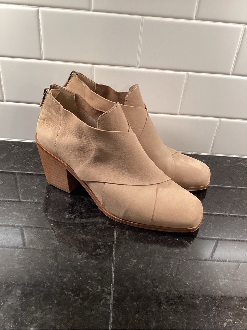 Eileen Fisher Ember Crossover Block Heel Leather Booties – Women’s 9.5